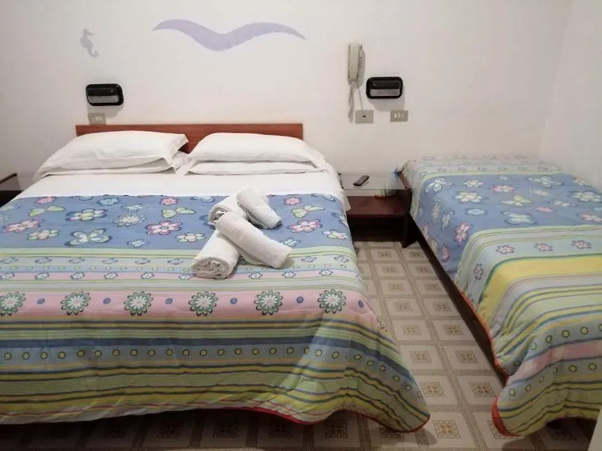 Hotel Criss Ρίμινι 0*,  Ιταλία